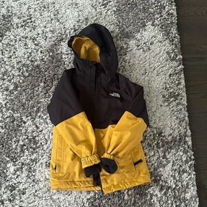 2 in 1 yellow and black north face jacket size s/p or 7/8